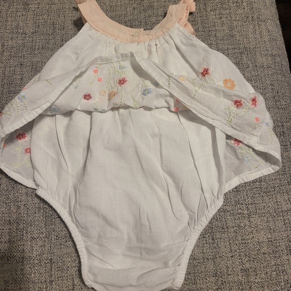 2 infant Dresses 3 to 6 months - Picture 5 of 10